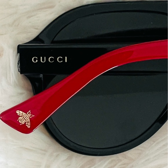 🚨 CHRISTMAS SALE 🚨 Gucci Unisex Sunglasses - Picture 6 of 7